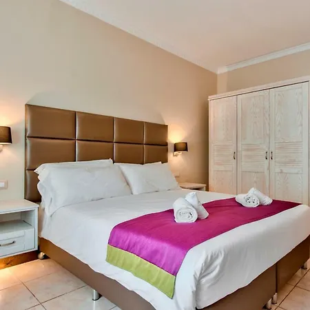 Baldacchino Villa Mellieħa