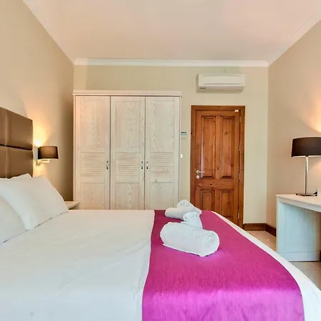 Baldacchino Villa Mellieħa