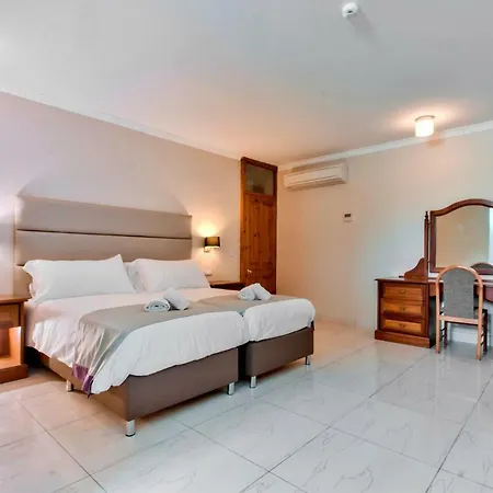 Baldacchino Villa Mellieħa