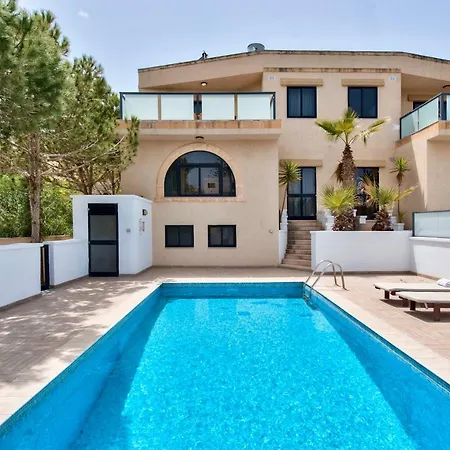 Baldacchino * Mellieħa